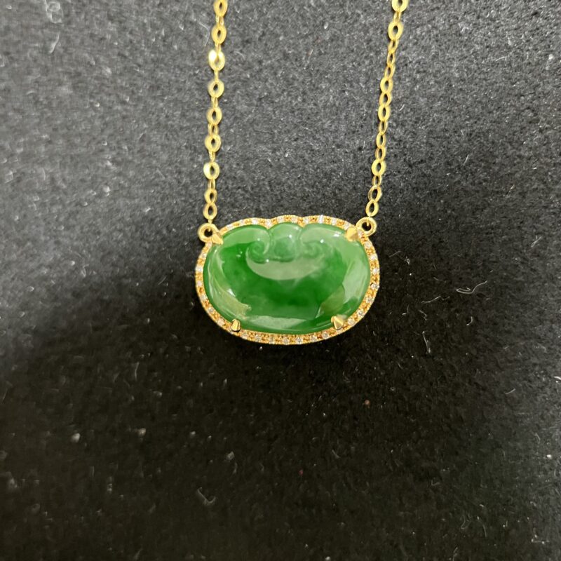 Icy Green Jade Pendant 18K Gold, Ru Yi, PRG-2137 | Certified Grade A Jade