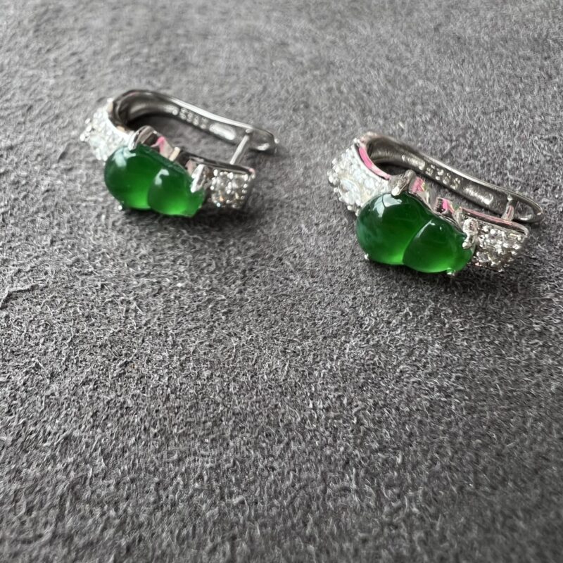 [8x6x3mm] Glassy Green Jade Earring Hu Lu, In setting, EHG-3850 | Certified Grade A Jade